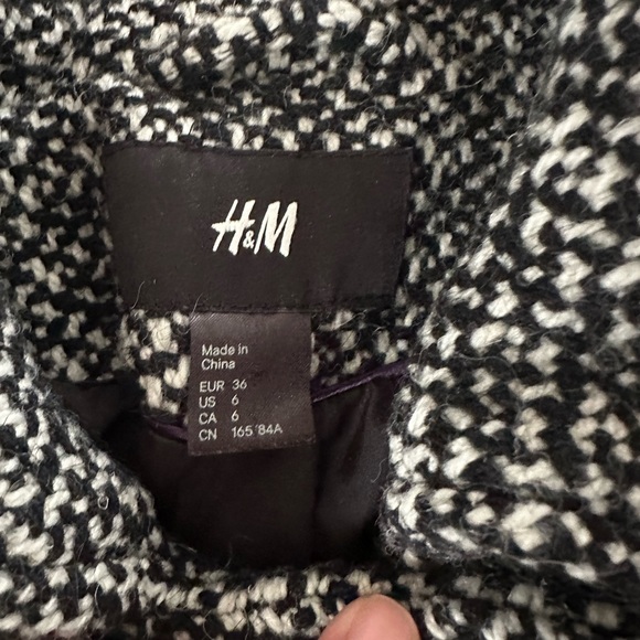 H&M coat - Picture 3 of 3